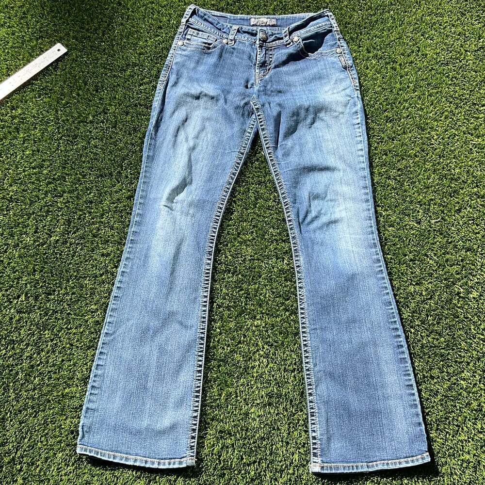 Silver Jeans Suki Flare Jeans Size 28